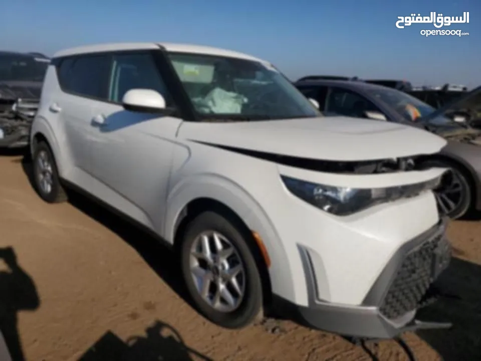 Kia Soul 2023 بدون صبغ