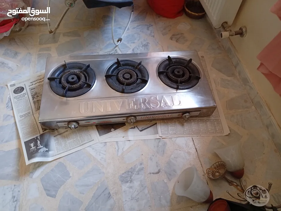 مجموعه خرده للبيع  وثريات  نحاس  و2تخت خشب للجادين