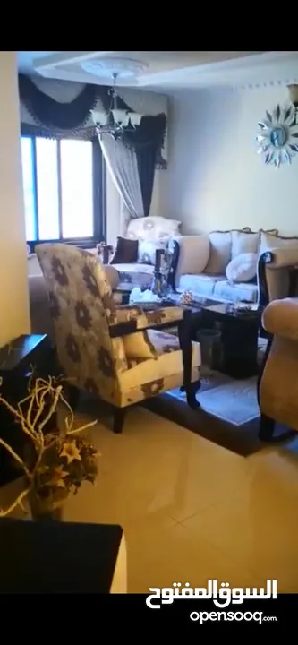 شقة بمساحة 170 متر مربع في الطيرة جهة دوار نبيل عمر سعر ع الكاش 135 الف دولار فقط