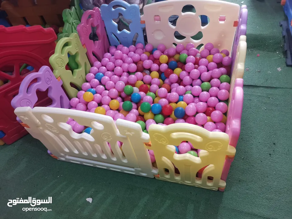 بيت اطفال بلاستيك مقوى.