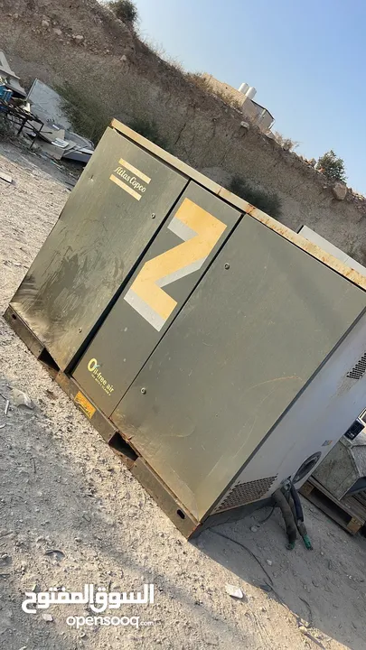 ضواغط اطلس صناعية كاتم شبه جديد