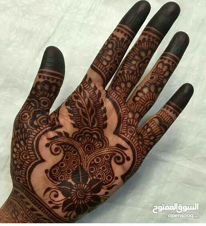 Putting hand henna