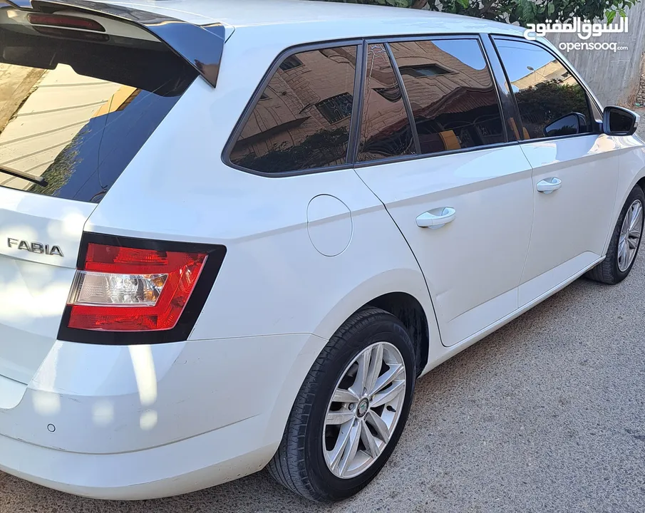 سكودا فابيا 2018