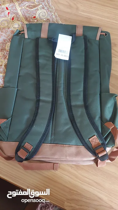 شنتة جديدة نخب اول backpack وارد اميركا لون جيشي حجم.كبير ضد الماء  مع جيبة داخلية لاب توب تستخدم لل