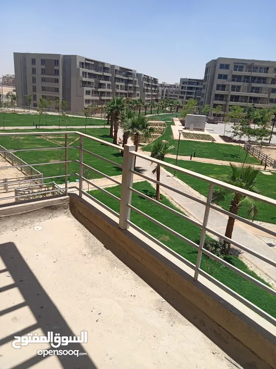 #Capital_ gardens - Palm hills  شقة استلام فوري165م فيو لاند سكيب  غرفتين  - 3حمام   السعر  :