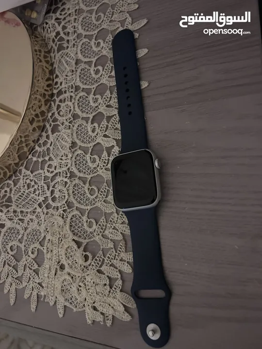 Used Apple watch SE  - 44mm case aluminium (GPS+CELLULAR)  ساعة ابل SE جي بي اس وشريحة الكترونية
