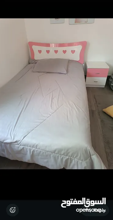 غرفه نوم بنات بحاله ممتازه للبيع
