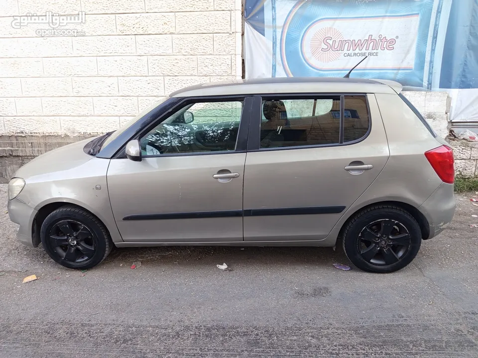 سكودا فابيا 2012