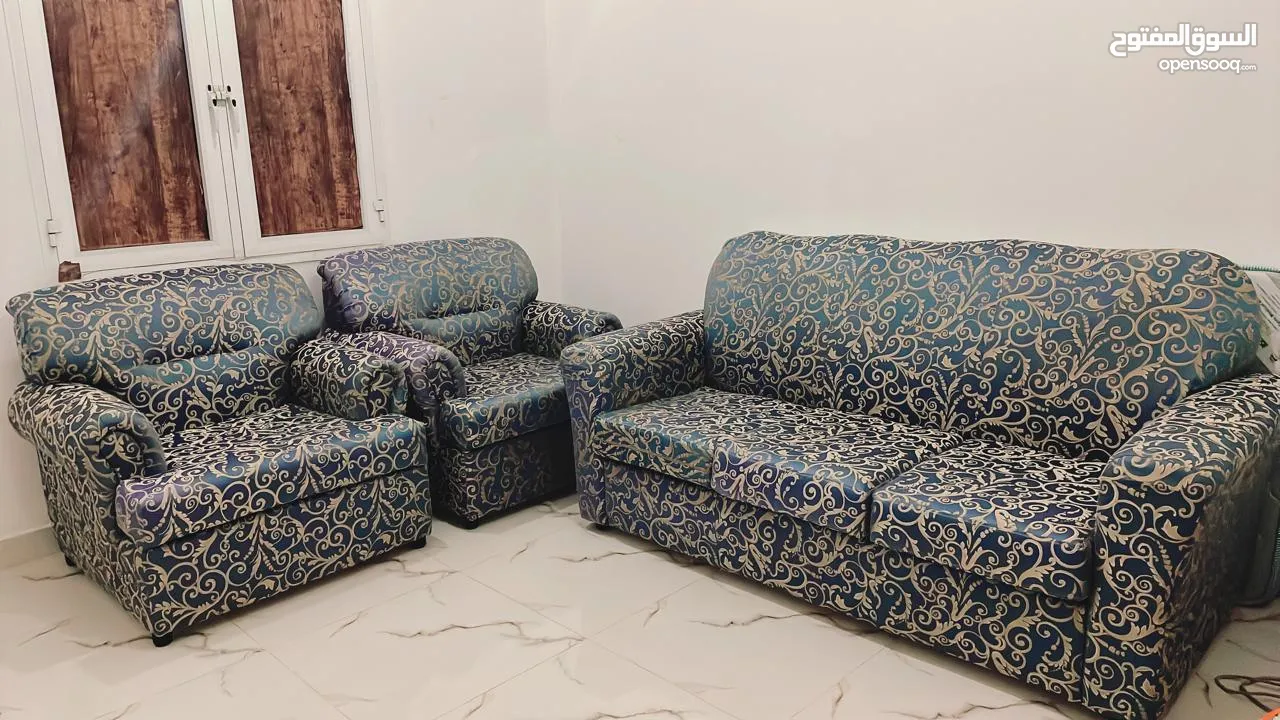 5Seater sofa.(living room furniture)