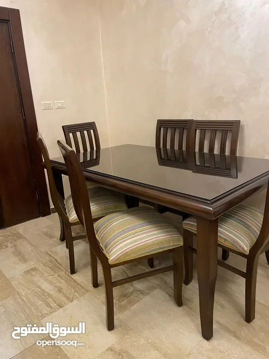 غرفه سفرة خشب زان +طاوله وسطيه