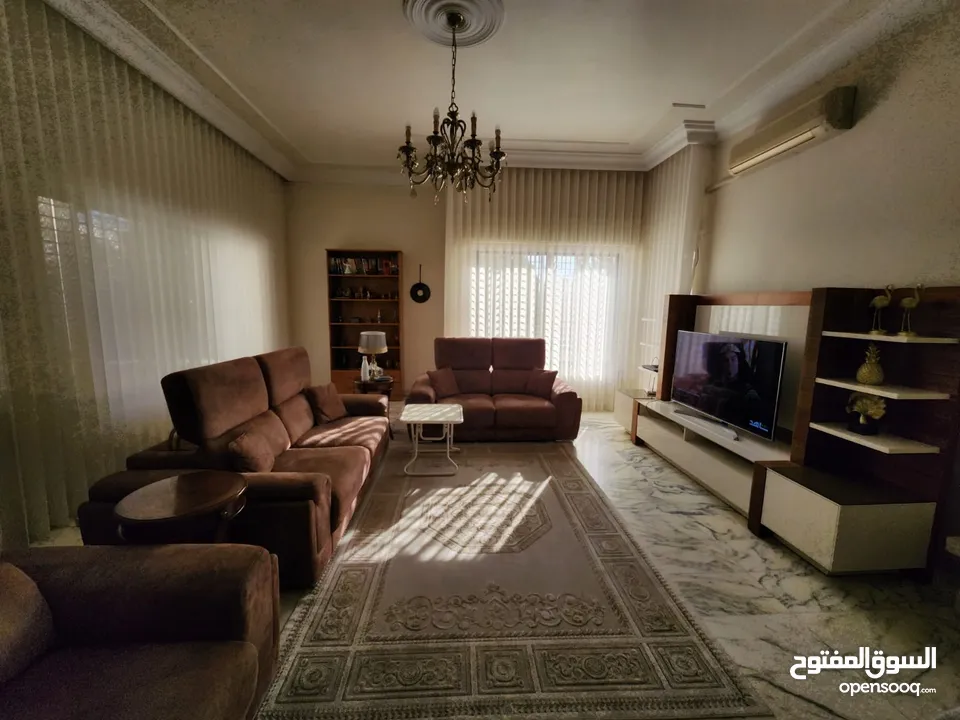 طابق ارضي من ضمن فيلا للإيجار في الصويفية ref : 14248