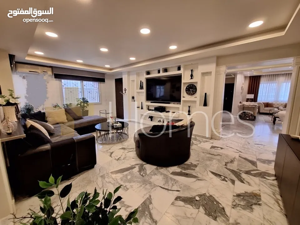 فيلا متلاصقة للبيع في ديرغبار، بمساحة بناء 385م ومساحة ارض 700م
