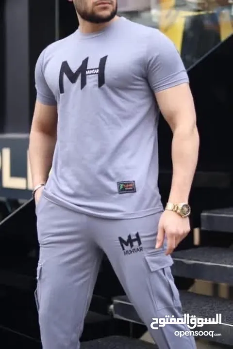 ملابس عصريه