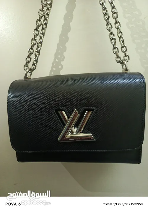 شنطه يد Louis Vuitton