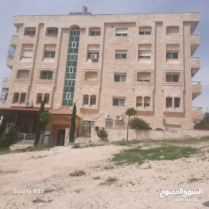شقة للبيع شبه ارضي بأجمل مناطق ضاحية الرشيد