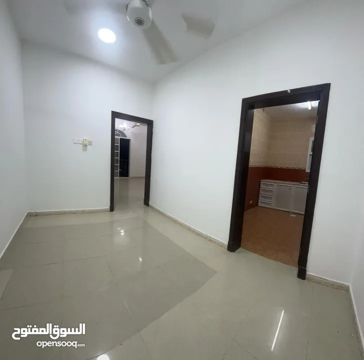 غرفه وصاله وحمام 2 بلكونه Studios for rent