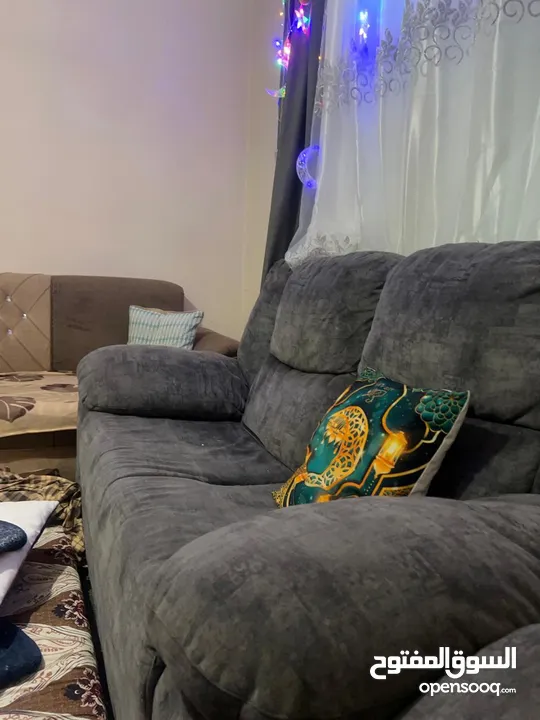 طقم كنب دب 7 مقاعد بحاله جيده للبيع