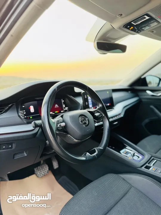 اوكتافيا 2021/20 بالنايلون منمرة من اربع شهور حررق سعرر 95.000 شيكل كاش و نهاائي