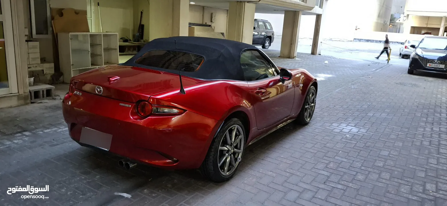 Mazda MX-5 Convertible – The Ultimate Fun, Stylish, and Sporty Roadster – Ready to Drive Away.