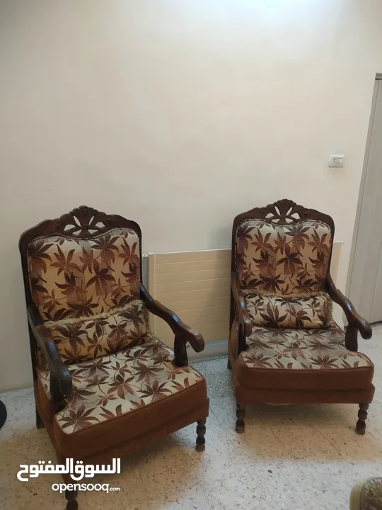 طقم كنب للبيع بحاله ممتازه