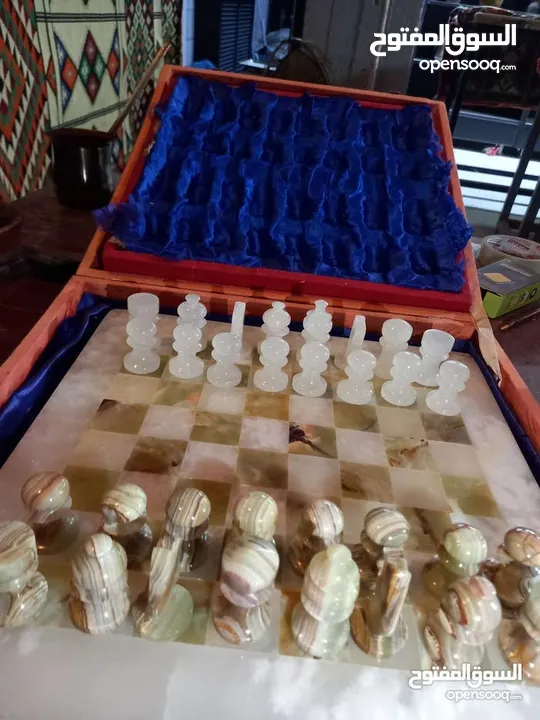 شطرنج رخام أنتيكا قديمة جداً بحالة الوكالة