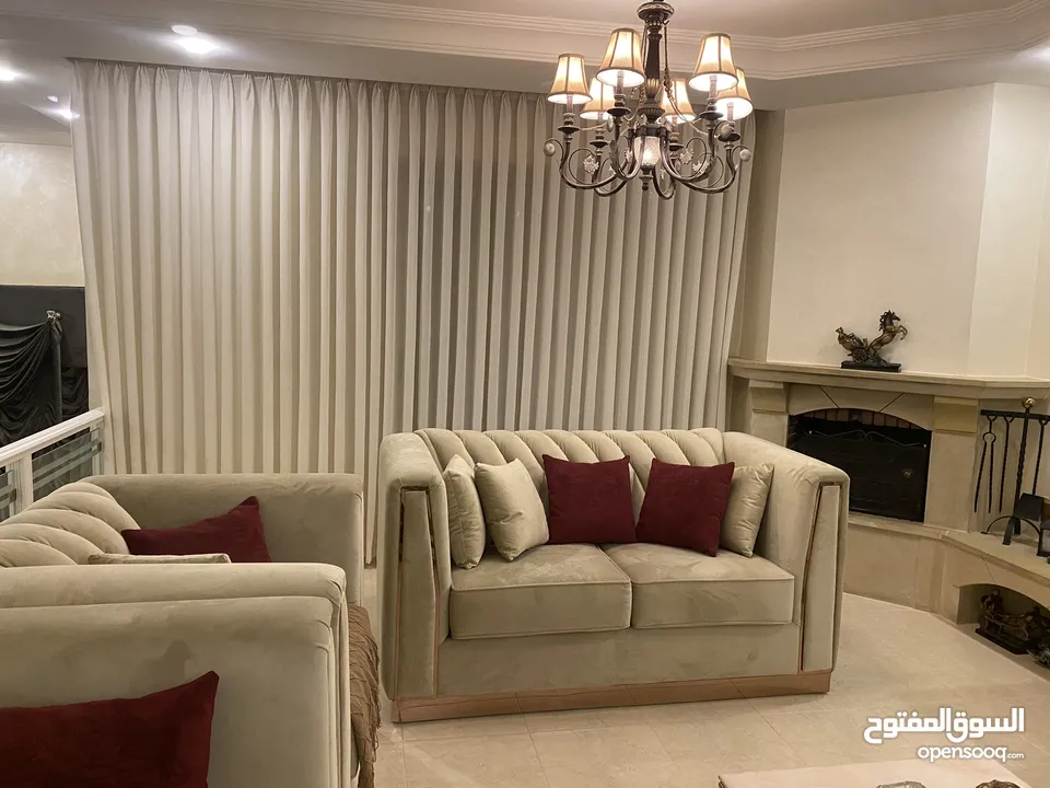 البيت الوردي للستائر والمفروشات