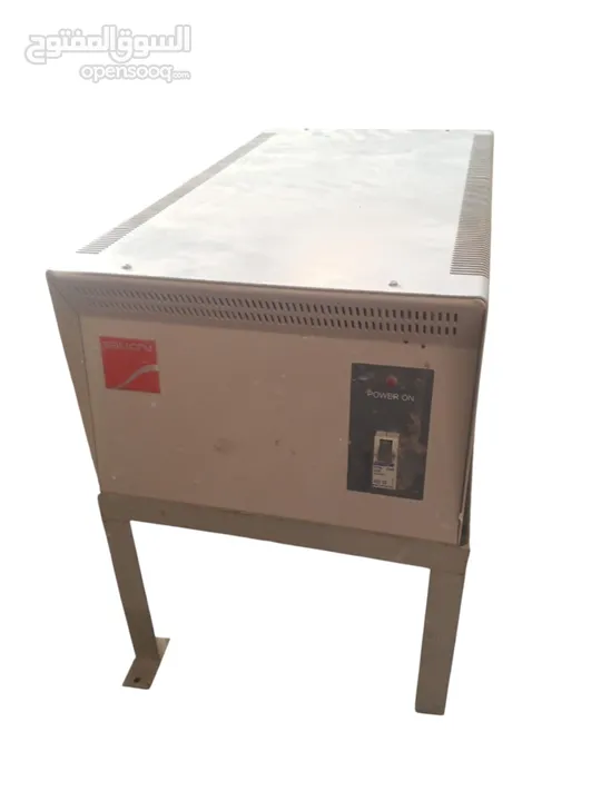 اجهزة تنظيم كهرباء عاليةVoltage Regulator القدره صناعه اسبانيه 10000 وات عدد 2 السعر للجهازين