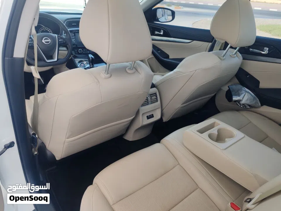 2023 Nissan Maxima last edition, 16000km still under service contract, anti rust & ceramic paint