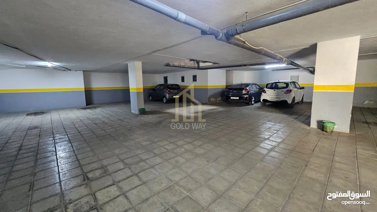 في أجمل مناطق خلدا(بالقرب من روان كيك) عمارة عائلية تملك شقة طابق أول 140م بسعر مميز/ ref 9507
