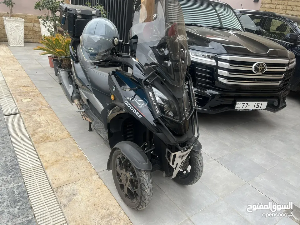 سكوتر كوادرو فل كامل 3 عجال 350cc للبدل ع سيارة او للبيع مع دفع الفرق الافخم بالاردن