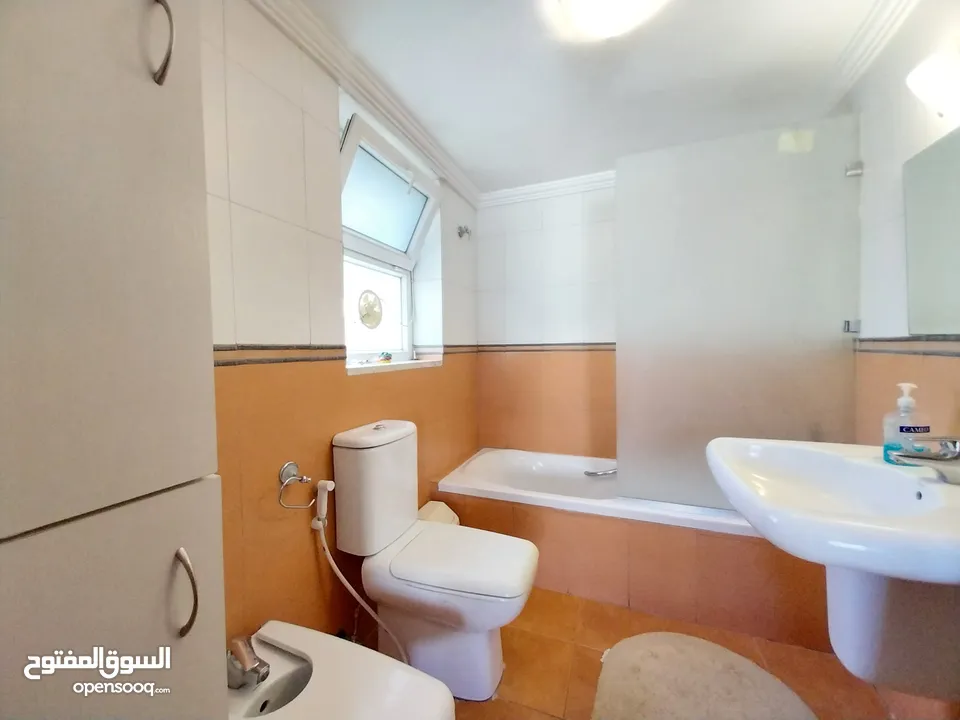 شقة للايجار في منطقة الدوار الرابع  ( Property 34842 )-175064342