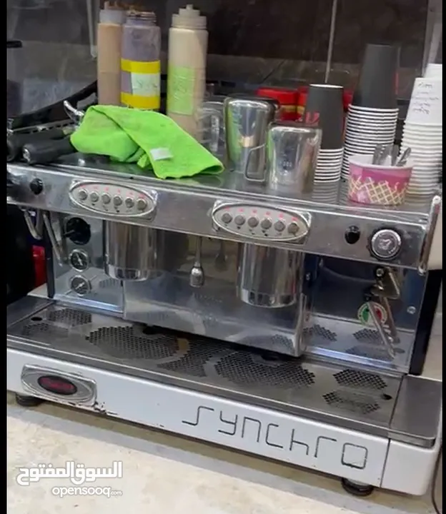 عدة محل كوكتيل كاملة مع طاولات وكراسي للبيع