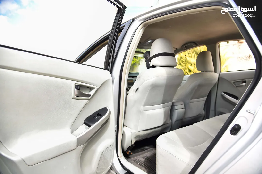 تويوتا بريوس هايبرد بحالة الشركة Toyota Prius Hybrid 2015