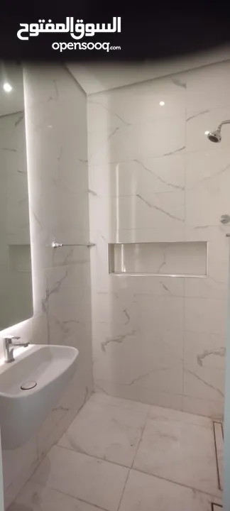 للايجار فيلا فخمة جديده كلياً  5 غرف و المرافق - Brand New Villa For Rent 5 BHK with Facility