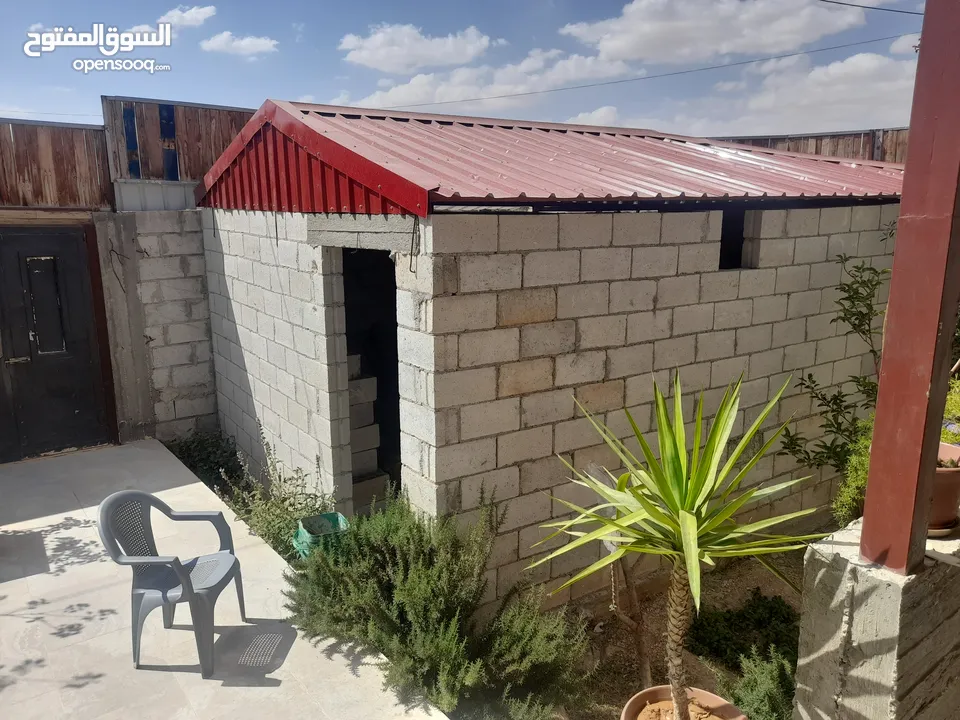 بيت للبيع مساحة الارض، 500 متر على شارعين ..
