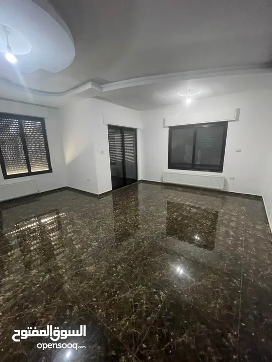 خلدا ـ شقه فارغه فاخره جدا  للايجار  سوبر ديلوكس ـ 3نوم ـ 4حمام ـ 3ماستر ـ باجره 6200 دينار