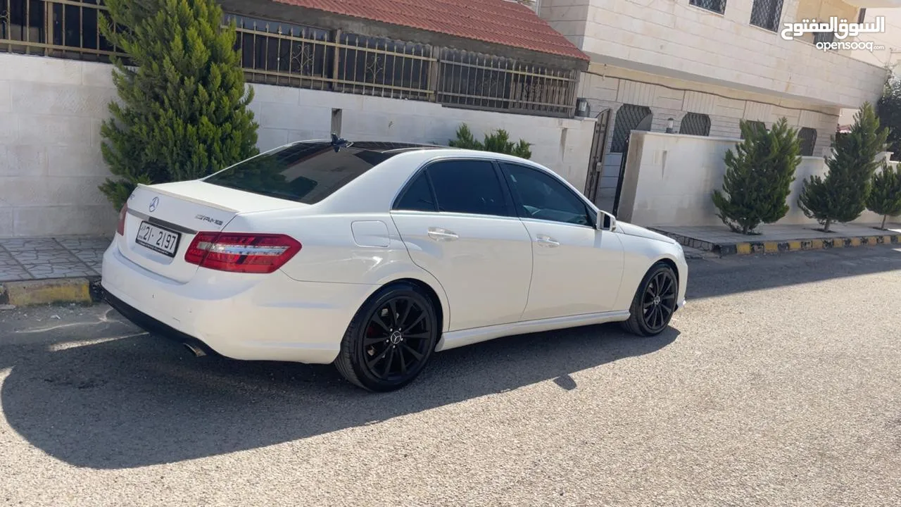 مرسيدس E200 2012 لون ابيض لؤلؤي فل الفل بانوراما فحص 2 جيد بسعر مغري قابل للبدل