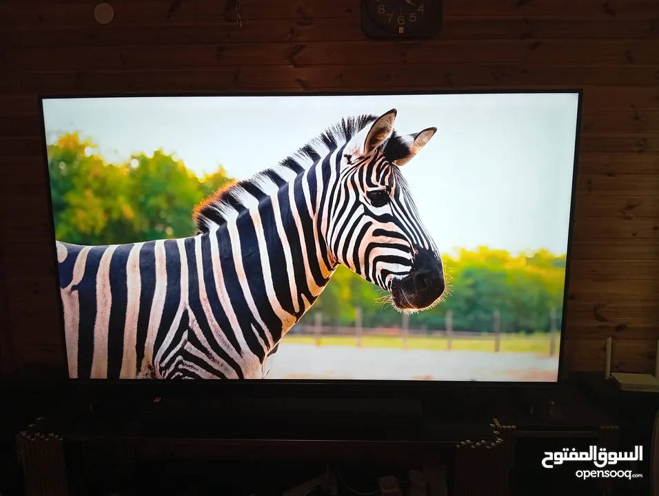 شاشه نوع  ماجيك 75بوصه فل سمارت  نادي السباق ويوجد شاشه نوع سامسونج 65وكالة