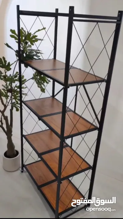 رف أنيق وقوي مثالي لتنظيم المساحات بكل سهولة هيكل معدني ثابت مع دعامات جانبية لثبات إضافي