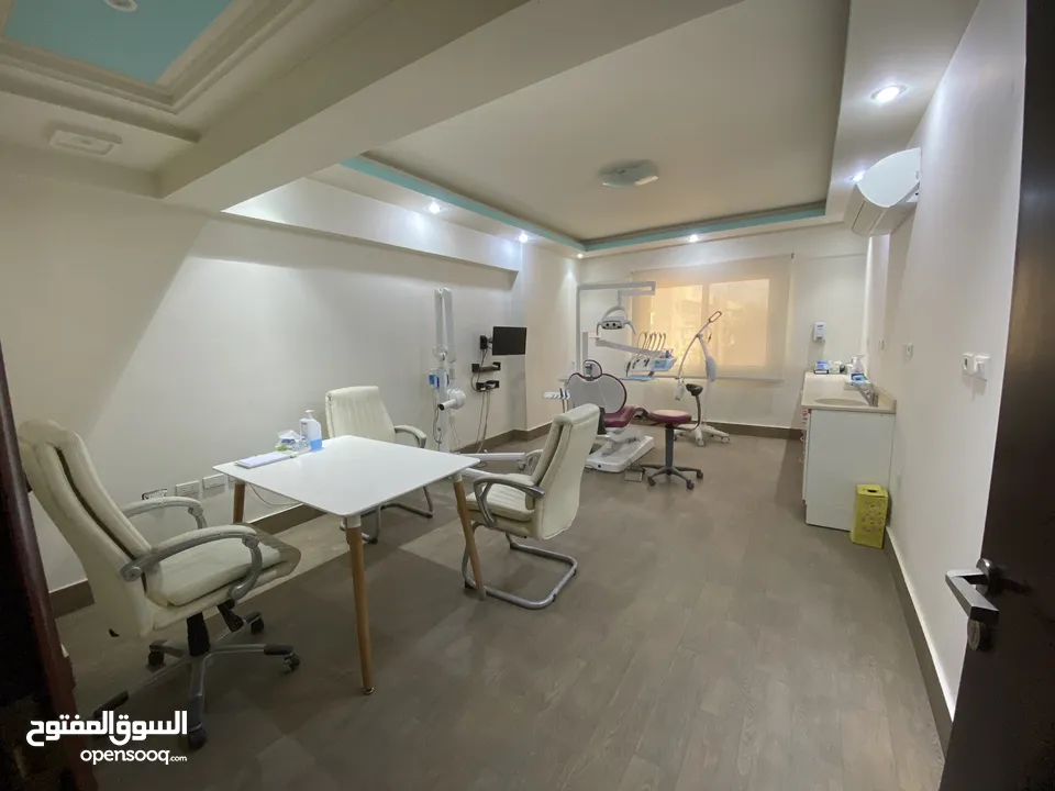 مركز اسنان به 3 عيادات للايجار