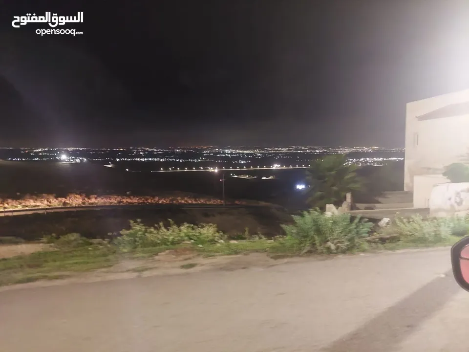 أرض للبيع400م شرق جامعة العلوم والتكنولوجيا مطلة على عمان والزرقاء من المالك تم تنزيل السعر
