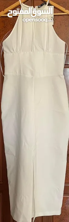 New white dress from Zara size Mفستان جديد من زارا قياس ميديوم