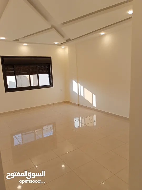 شقة للبيع في الزرقاء الجديده من المالك مباشرة((إسكان ابوعبيد)) طابق آول بسعر منخفض لمدة محدودة
