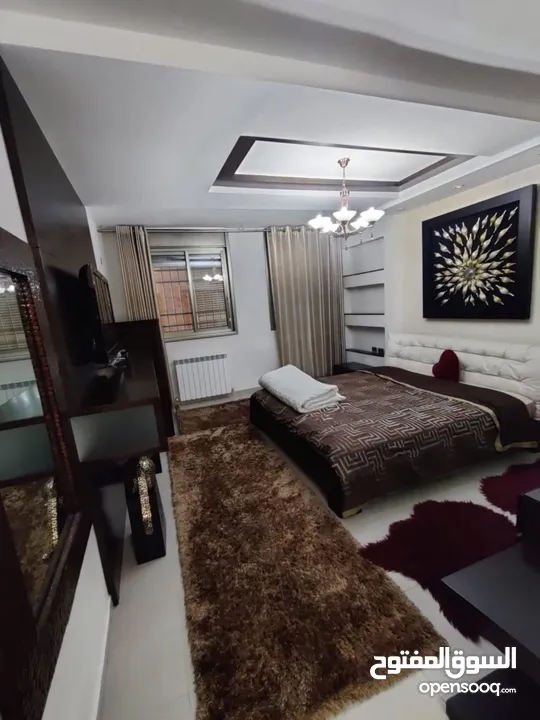 شق للبيع مع حديقه في المصيون قرب  فندق الكرمل