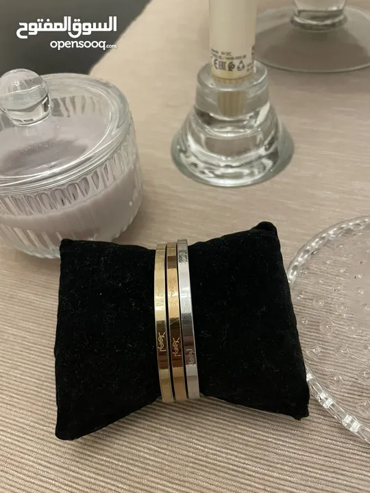 طقم أساور مميز ذهبي وأبيض و روز جولد ...