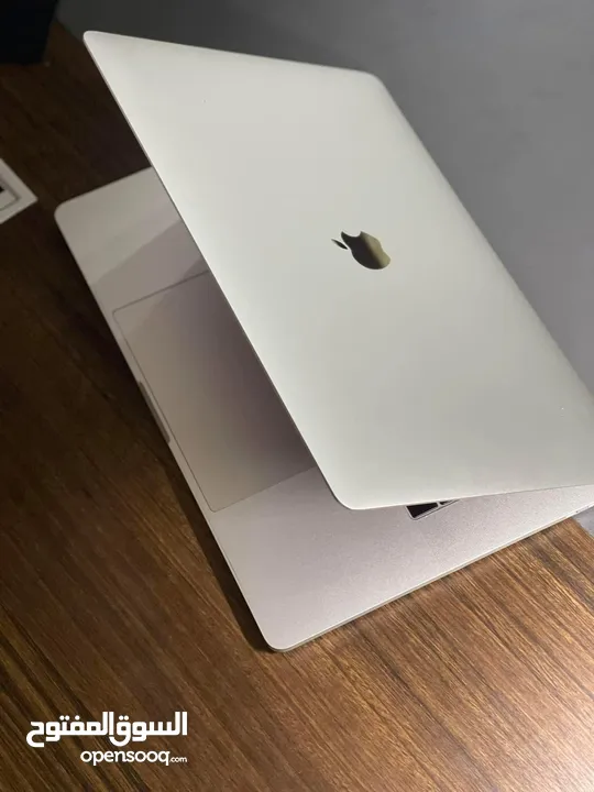 MacBook Pro 2019”13