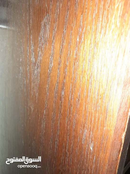 مكتبة  بحالة جيدة جدا للبيع