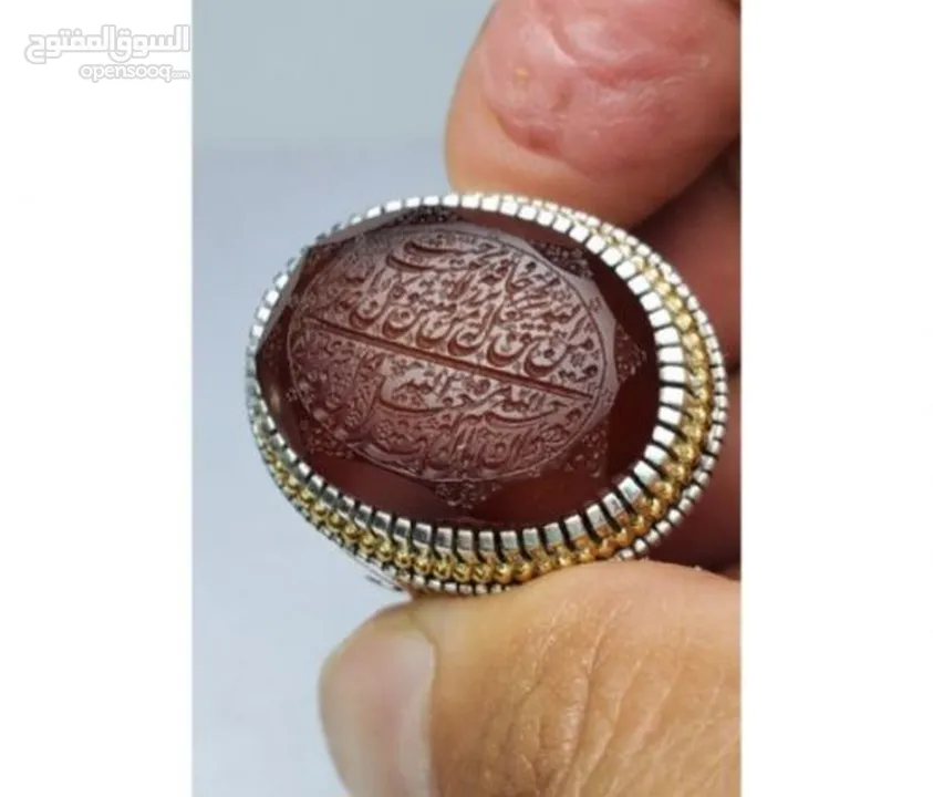 خاتم فاخرمصنوع يدويامن الفضة الخالصة(925) مزود بحجرالعقيق شجري طبيعي يتميز بنقوش فريدةعلي شكل شجرة ا