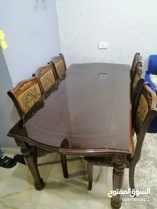 طاوله سفره مع زجاج مع 6مقاعدبحاله جيده