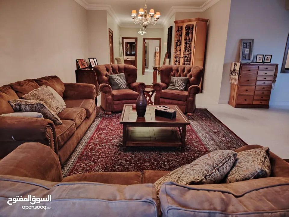 شقة مميزة للبيع في عبدون - طابق ثالث